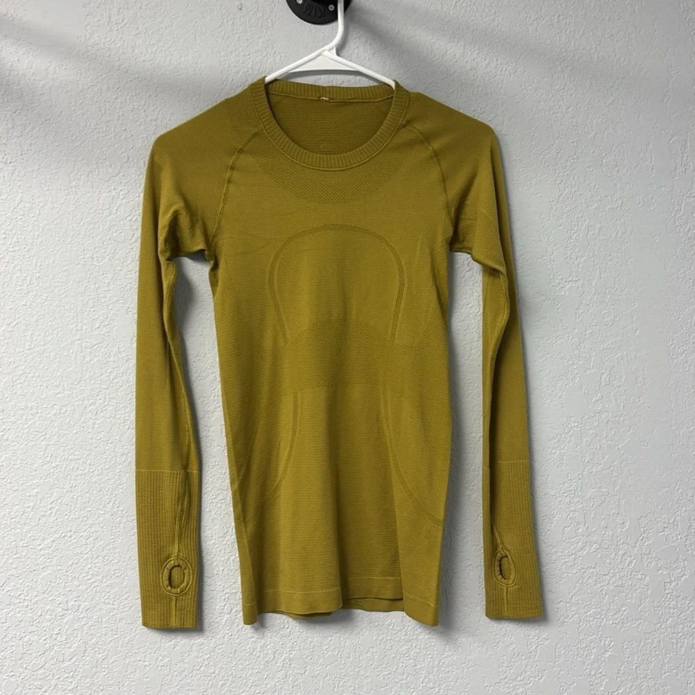 Lululemon W’s Sz4 Swiftly Tech LS Crew in
Grape Leaf / Grape Leaf. ExclntCndtn! - Picture 5 of 9